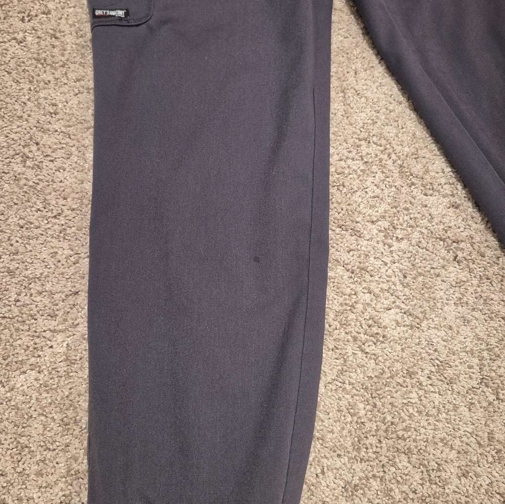 Grey's Anatomy Women's Charcoal Jogger Pants with Cargo Pocket - Picture 4 of 7